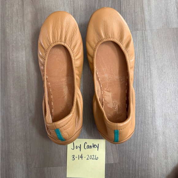 Tieks Shoes - Tieks Tan Leather Flats